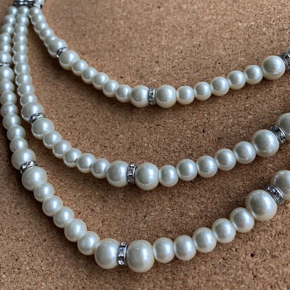 Set of perl necklace and earrings - Picture 2 of 5